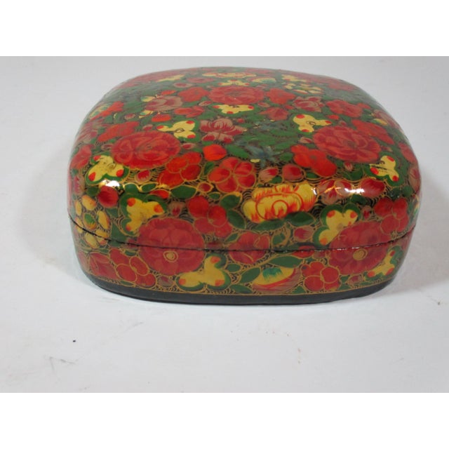 1970s 1970s Kashmir Papier Mache' Floral Box For Sale - Image 5 of 10