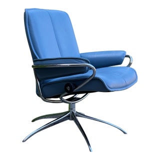 Ekornes Stressless City Low-Back Recliner Chair With Standard Base For Sale