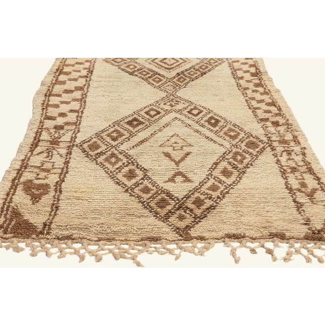 Berber Tribes of Morocco Vintage Azilal Moroccan Rug, 03'00 X 07'09 For Sale - Image 4 of 10