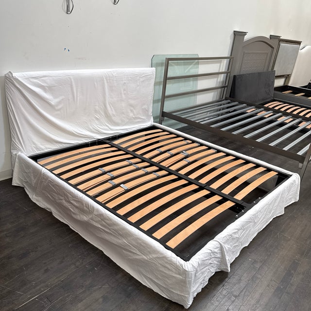 Modern Eastern King Paola Navone for Gervasoni Ghost 80 Slipcovered Bed Frame, Lino Bianco For Sale - Image 3 of 12