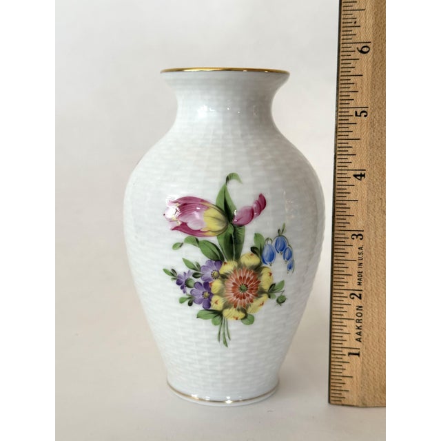 1980s Herend Printemps Hand-Painted Floral Bouquet Small Vase For Sale In Boston - Image 6 of 7
