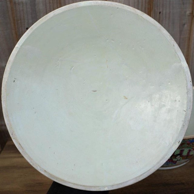 19th Century Chinese Qing Dynasty Famille Rose Canton Covered Bowl For Sale - Image 18 of 18
