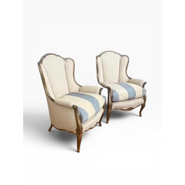 French Pair of Early 20th Century Louis XV–Style Wingback Bergère Chairs With Gilt Frames For Sale - Image 3 of 17