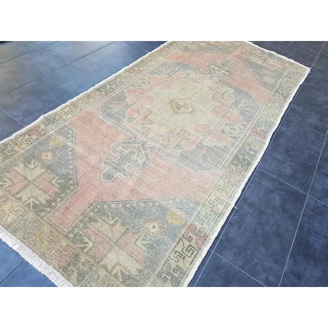 1960s Vintage Floral Handmade Rug-3’10’x8’4" For Sale - Image 4 of 11