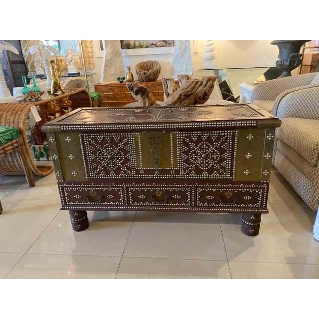 Antique Arab Zanzibar Wooden and Brass Studded Coffee Cocktail Table Trunk Chest For Sale - Image 11 of 11