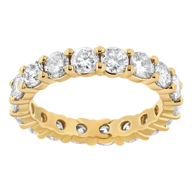 14K Yellow Gold 3.00 Cttw Shared Prong Set Round Cut Diamond Eternity Band (J-K Color, VS1-VS2 Clarity) - Ring Size 8 For Sale