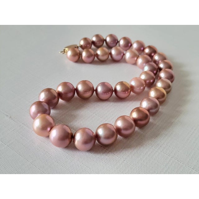 Natural Freshwater Edison Dark Pink Pearl Necklace With 14k Gold Clasp For Sale - Image 11 of 15