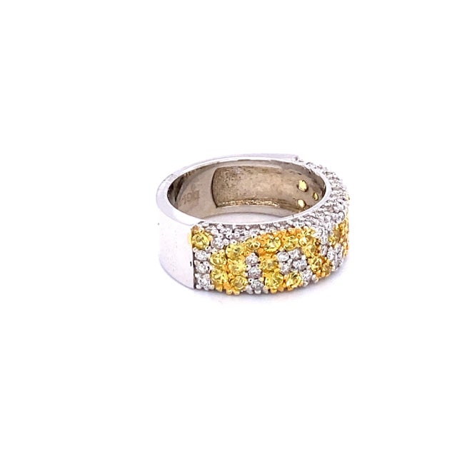 Contemporary 2.18 Carat Yellow Sapphire Diamond 18 Karat White Gold Band, Size 7 For Sale - Image 3 of 4