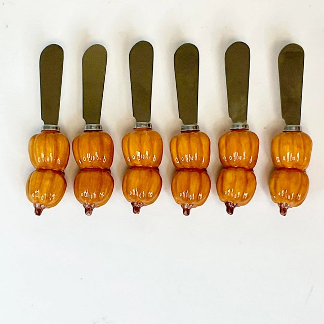 American 1990s Vintage Pottery Barn Pumpkin Butter Knife Spreaders - Set of 6, Thanksgiving, Halloween. For Sale - Image 3 of 7