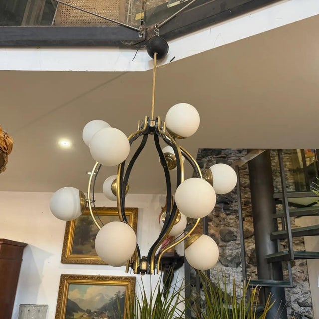 1950s 1950s Mid--Century Modern Brass and White Glass 12 Lights Chandelier by Stilnovo For Sale - Image 5 of 14