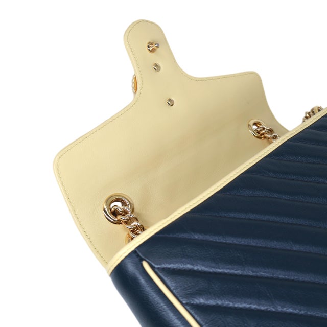 Gucci Tri-Color Gg Marmont Matelassé Diagonal Leather Small Crossbody Bag, 2021 For Sale - Image 12 of 17