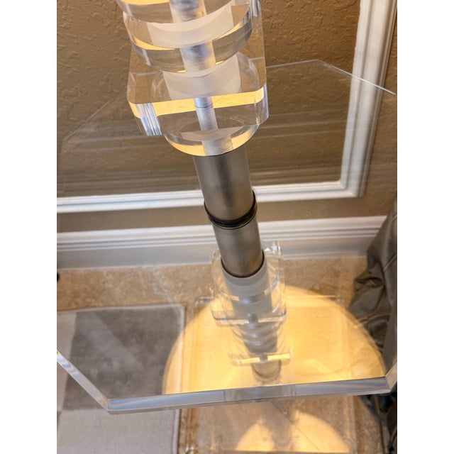 Transparent 1970s Hollywood Regency Stacked Lucite & Brass Floor Lamp With Built-in Table For Sale - Image 8 of 12