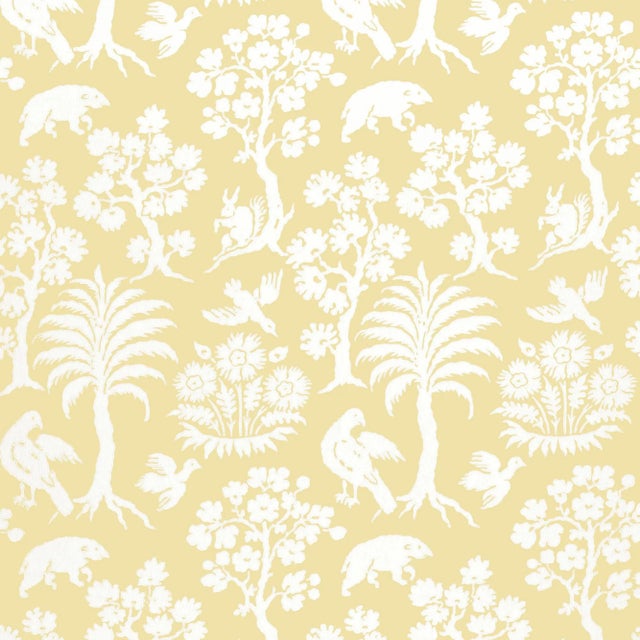 Schumacher Palm Damask Wallpaper in Sunlight For Sale