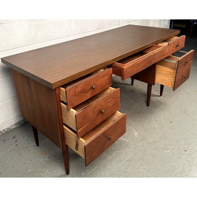 Mid 20th Century Mid 20th Century Mid-Century Modern Writing Desk For Sale - Image 5 of 10