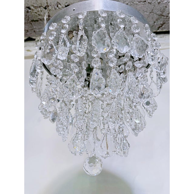 Chrome Mid 20th Century Hollywoord Regency Ridged Chrome Rim With French Pendalogue Crystals For Sale - Image 8 of 12