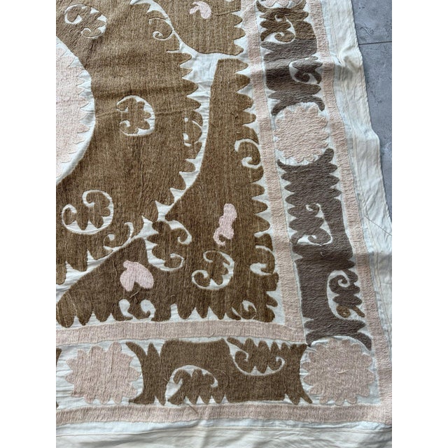 1960s Suzani Embroidery Wall Decor - Boho Embroidery 4'6'' X 5'6'' For Sale - Image 5 of 18