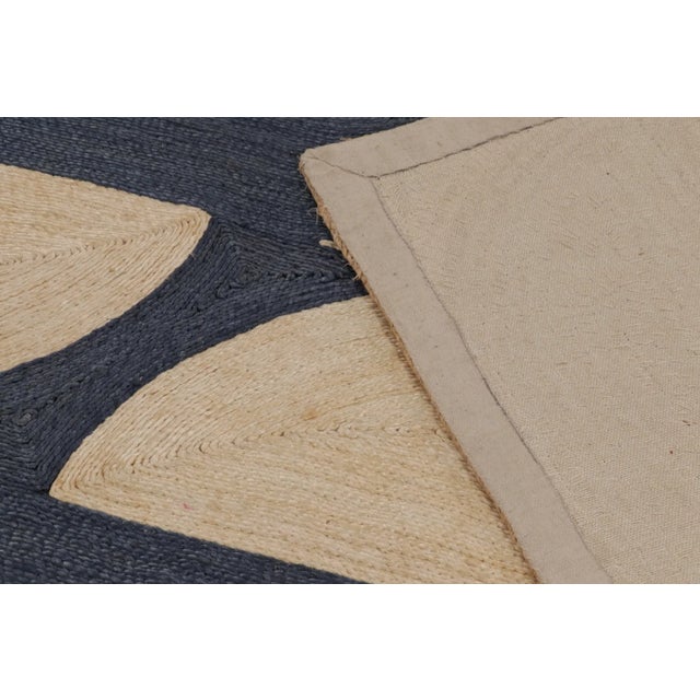 Beige Contemporary Interlocking Wave Grid Rug in Navy & Beige by Rug & Kilim, India For Sale - Image 8 of 10