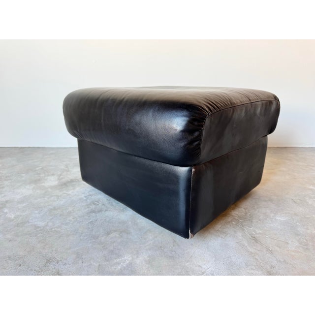 Vintage Italian Postmodern Black Leather Ottoman by Natuzzi For Sale - Image 4 of 12