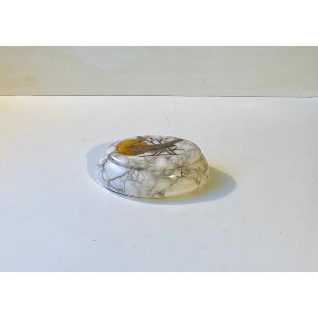 Vintage White Marble Jewelry Trinket with Bird Intarsia, 1970s For Sale - Image 3 of 8