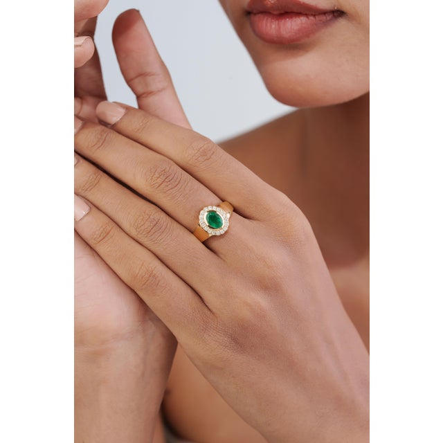 Contemporary Vintage-Inspired Oval Emerald Diamond Halo Signet Ring Size 6 in 14k Yellow Gold For Sale - Image 3 of 17