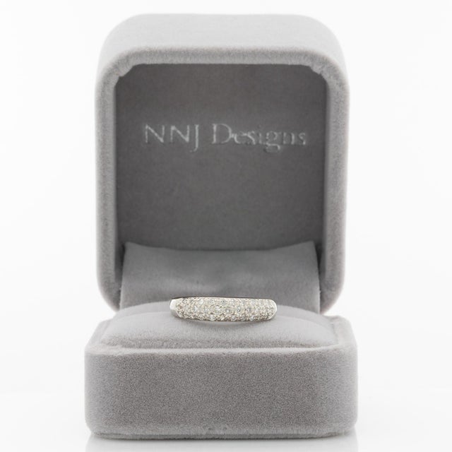 Modern Classic Earth Mined Diamond Wedding Band Ring in Solid 14k Gold: Fine Jewelry, Size 6.75 For Sale - Image 3 of 8