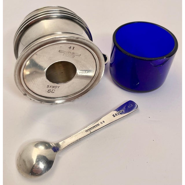 1990s 1990s Walker and Hall Savoy Lidded Salt Cellar of Hotel Silver With Cobalt Glass Liner and Spoon - For Sale - Image 5 of 5