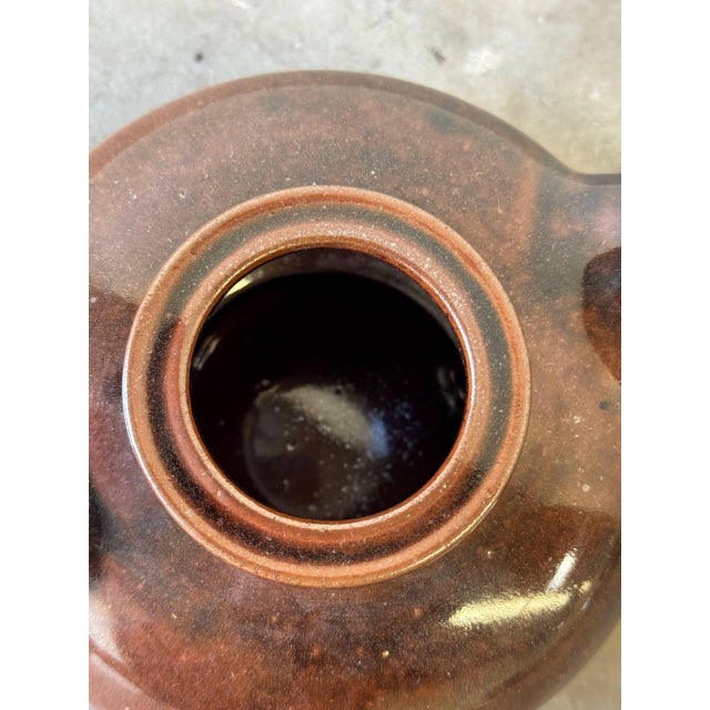 1960s Danish Knabstrup Keramik Teapot – Vintage Mid-Century Scandinavian Modern Brown Glazed Ceramic For Sale In Los Angeles - Image 6 of 8