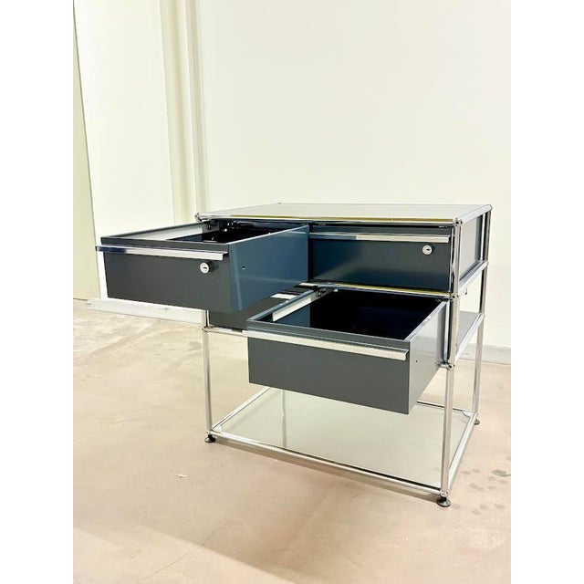 Nano Gallery USM Haller wall unit with four raised drawers Glass base Grey lacquered metal Swiss made This piece has an...