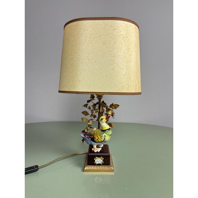 1970s Italian Hollywood Regency Porcelain Waterbird Table Lamp with Sculptural Brass Foliage attributed to Giulia Mangani, Italy, 1970s For Sale - Image 5 of 16
