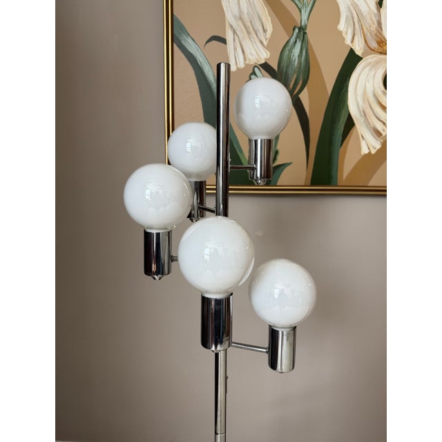 Vintage 1970s MCM Sonneman “Waterfall” Cascading Globe Floor Lamp in Chrome Gorgeous chrome floor lamp featuring a...