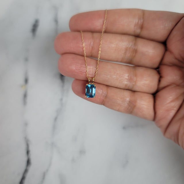 Contemporary Emerald Cut London Blue Topaz Pendant 14k Yellow Gold 16" For Sale - Image 3 of 4