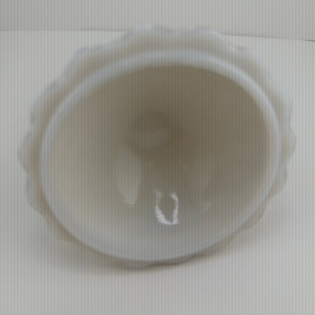 Portieux Vallerysthal 19th-Century French Portieux-Vallerysthal Milk Glass Pineapple Lidded Dish/Box For Sale - Image 4 of 9