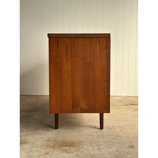 1960s Mid-Century Walnut Nine-Drawer Dresser by Stanley For Sale - Image 17 of 18