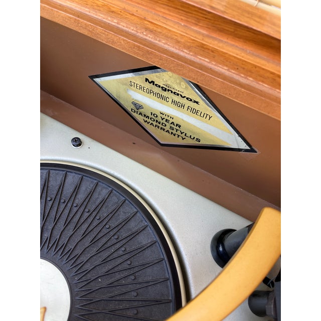 Vintage Mid Century Modern Magnavox Stereo Media Console. Circa 1960s For Sale - Image 13 of 18