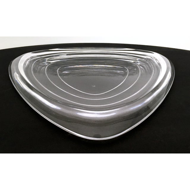 Angelo Mangiarotti Triangular Glass Centerpiece by Angelo Mangiarotti for Cristallerie Colle, 1990s For Sale - Image 4 of 5