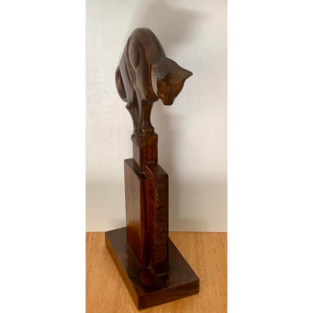 Johannes Bosma, Art Deco Statues of an Ape and a Cat, 1920s-1940s, Bronzes on Wooden Bases, Set of 2 For Sale - Image 3 of 17