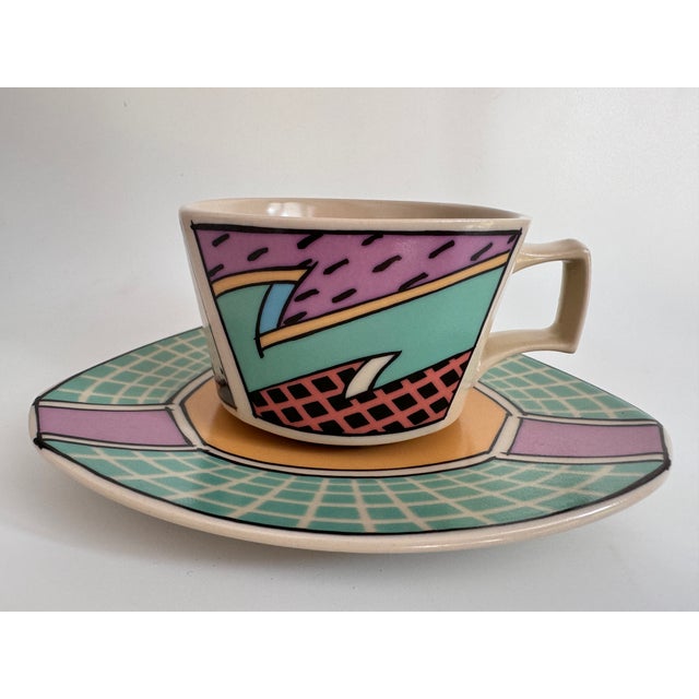 Postmodern Flash One Coffee Cup with Saucer by Dorothy Hafner for Rosenthal, Germany, 1980s, Set of 2 For Sale - Image 3 of 7