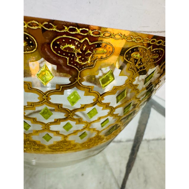 This stunning large vintage Culver bowl is a luxurious example of mid-century glassware design, renowned for its intricate...