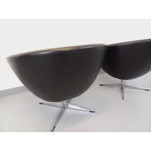 1970s Vintage Scandinavian Swivel Chairs in Imitation Leather and Chrome, 1970s, Set of 2 For Sale - Image 5 of 18