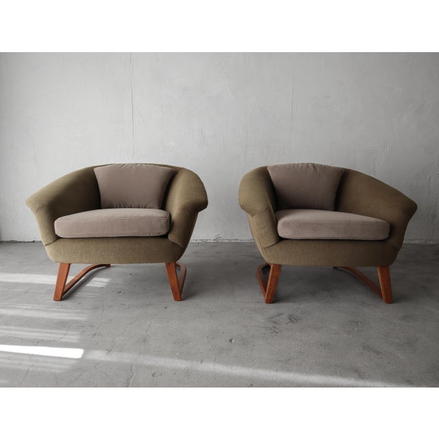 1960s Pair of Mid Century Barrel Lounge Chairs by Jens Risom For Sale - Image 5 of 11