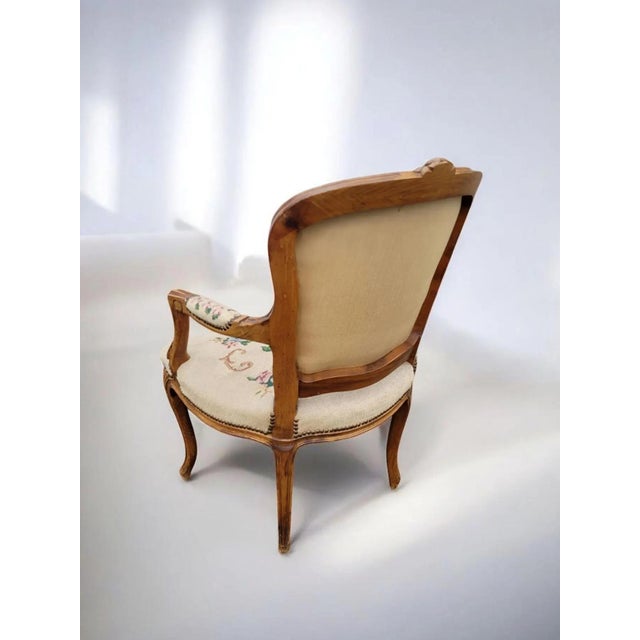 1920s Queen Anne Victorian Carved Walnut Armchair with Floral Upholstery, 1920s For Sale - Image 5 of 10