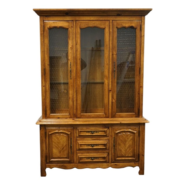 Stanley Furniture Solid Knotty Pine Rustic Farmhouse Americana 53" Lighted Display China Cabinet 7111-10 For Sale