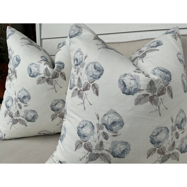 From beloved purveyor of all things "anglo" comes this perennial favorite! "Bowood" features soft dreamy flowers in palest...