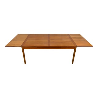 Large Mid-Century Draw-Leaf Dining Table by Mobler of Denmark For Sale