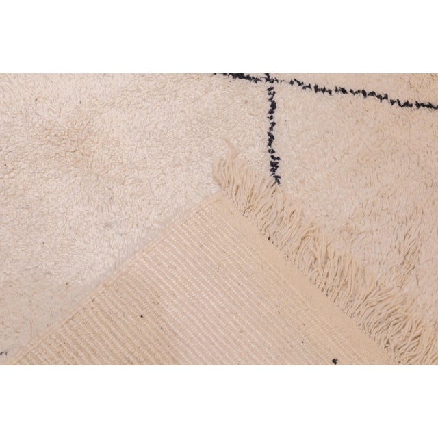 Fine Vintage Moroccan Wool Rug 5'8'' X 8'6'' For Sale In New York - Image 6 of 8