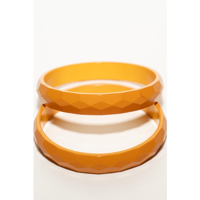 Mid-Century Modern Vintage Art Deco Bakelite Diamond Faceted Bangle Bracelets, 1930's Set of 2 For Sale - Image 3 of 12