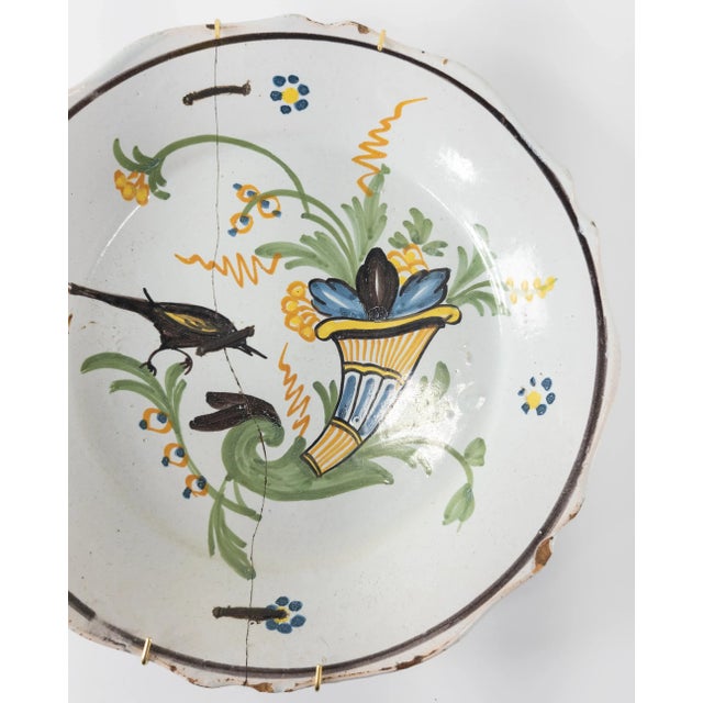 French Decorative Polychrome Faience Plate With Cornucopia For Sale - Image 4 of 9