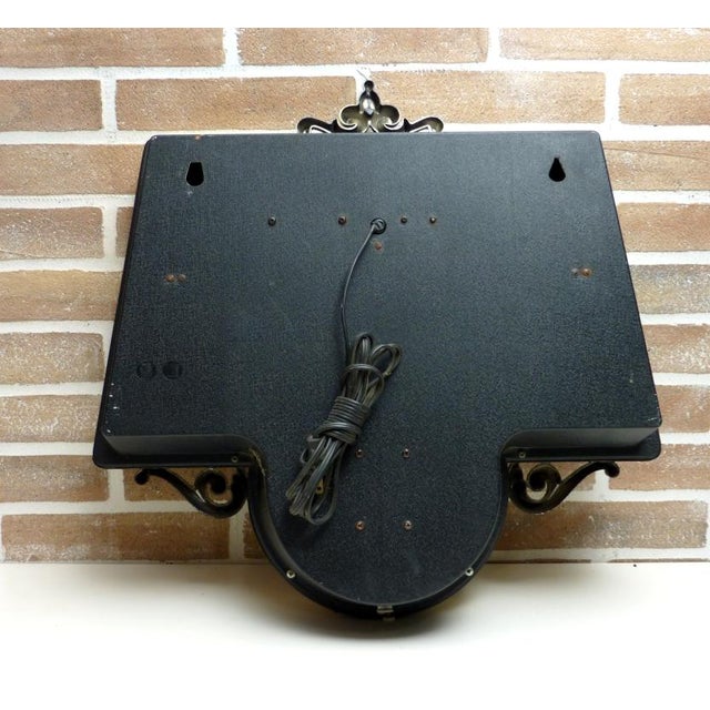 Original interior signs made in usa old milwaukee: sign + clock -1960- 125 volt - measures 50 x 45 x 13 perfectly working...