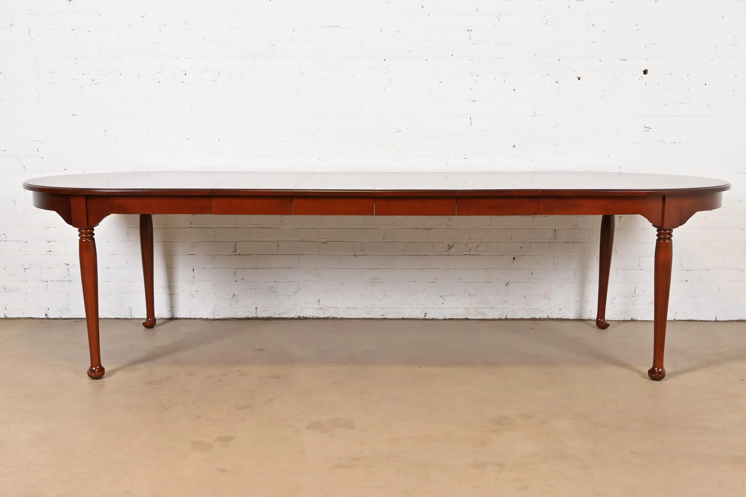 クラシック ダイニングテーブル Henkel-Harris & Drexel Henkel Harris Style Queen Anne Solid Cherry Wood Extension Dining
