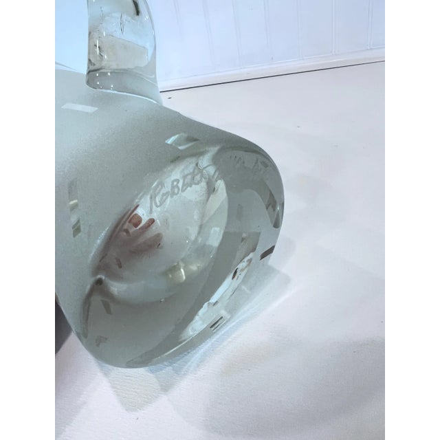 White Vintage Memphis Design Cocktail Pitcher Set: Frosted Glass Barware With Stirrer For Sale - Image 8 of 10